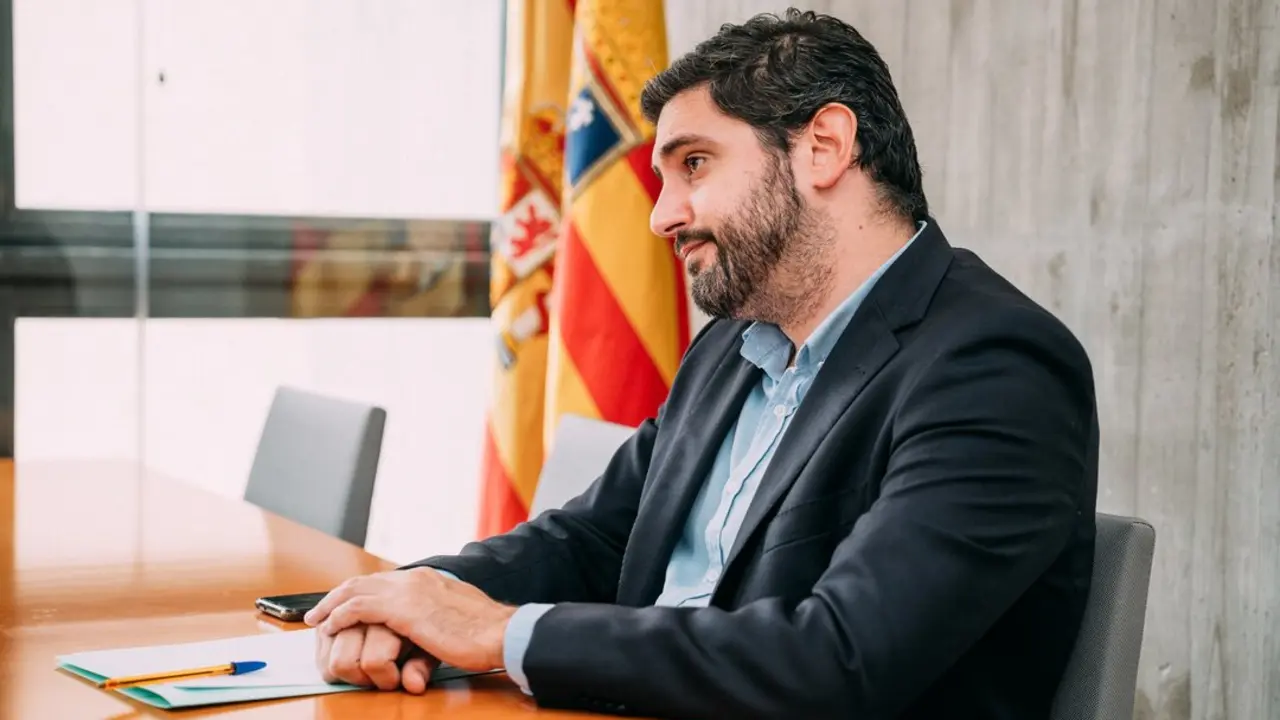 El portavoz de Vox en las Cortes, Alejandro Nolasco, durante una entrevista con HOY ARAG&Oacute;N / &Aacute;lvaro Calvo
