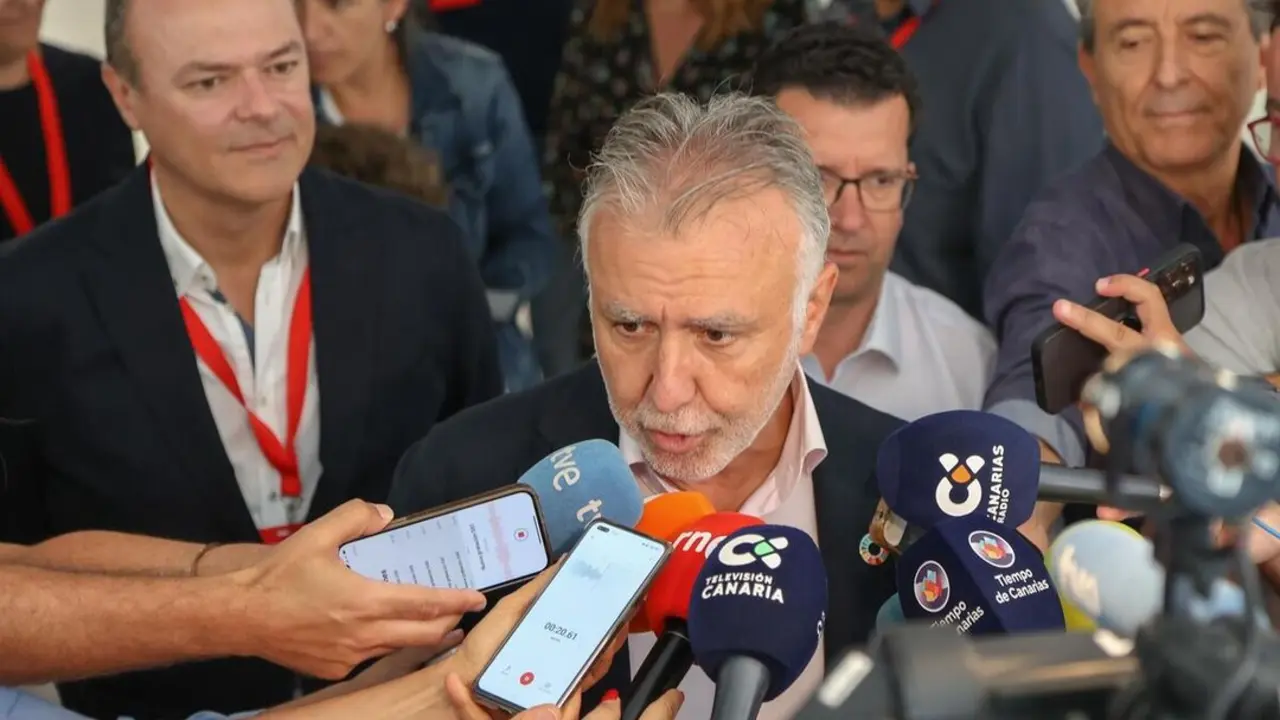 Archivo - El secretario general del PSOE Canarias y presidente del Gobierno de Canarias y candidato a la reelecci&oacute;n, &Aacute;ngel V&iacute;ctor Torres ./ Europa Press
