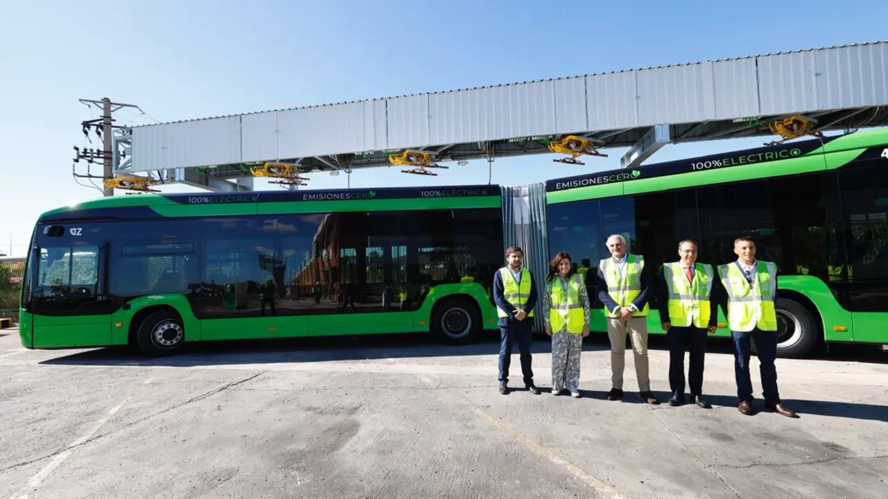Segunda fase de electrificaci&oacute;n de la flota de autob&uacute;s urbano. /AZ