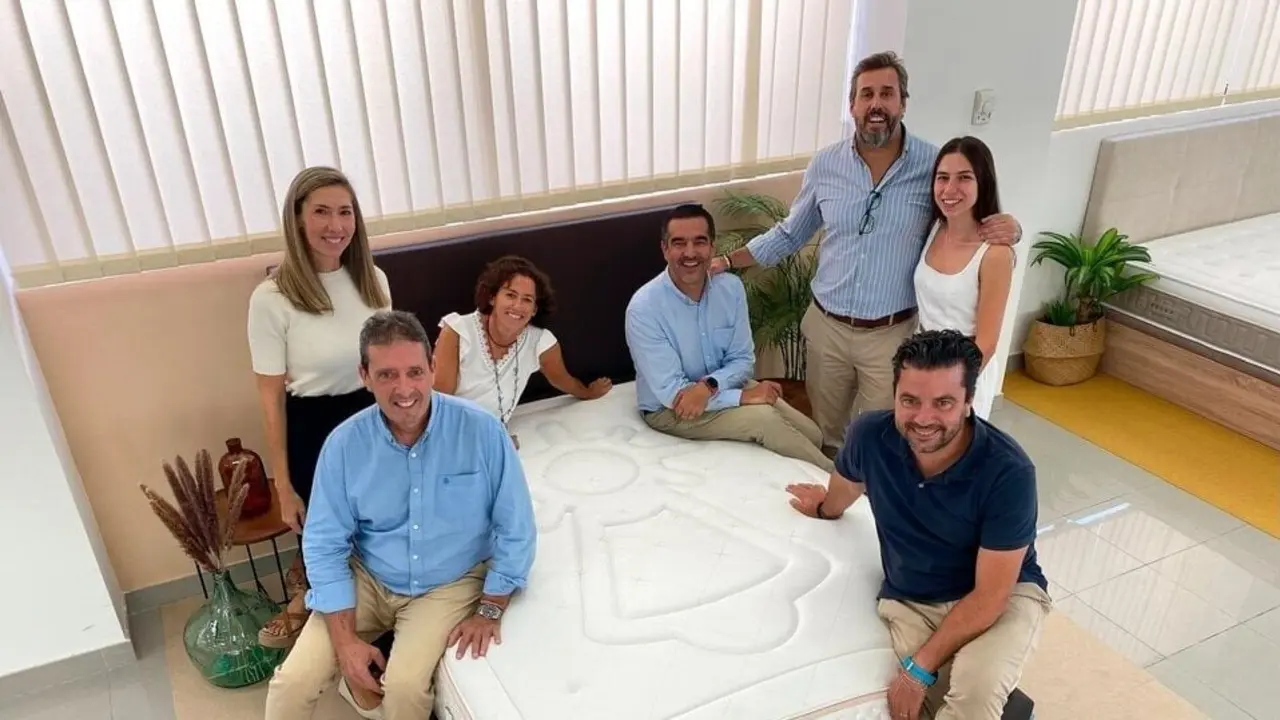 Colchones Aznar y Colchones Relax presentan el "Colch&oacute;n del Pilar 2025"