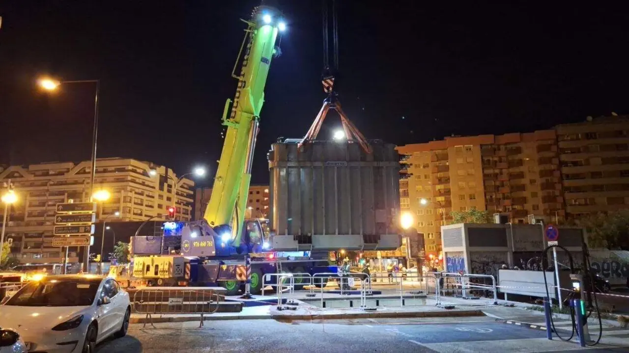 Trabajos nocturnos en la subestaci&oacute;n el&eacute;ctrica de Miraflores de Endesa en Zaragoza. / ENDESA