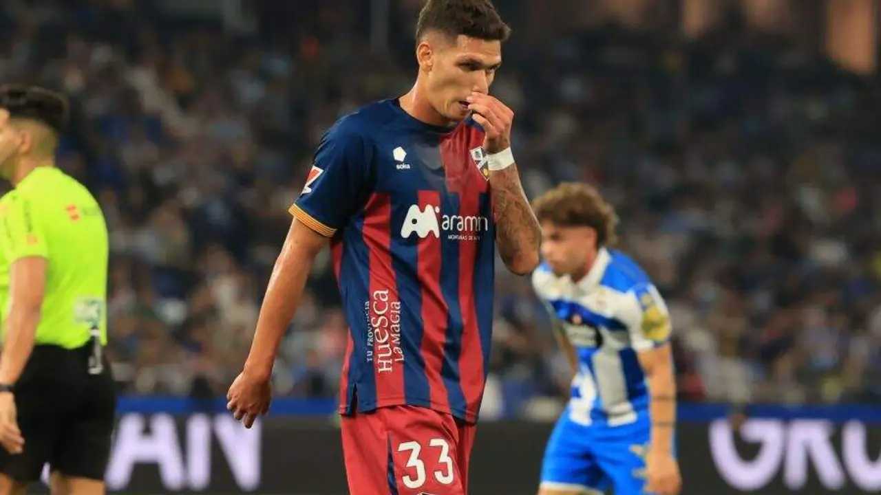 Daniel Luna durante un partido con la SD Huesca / LaLiga
