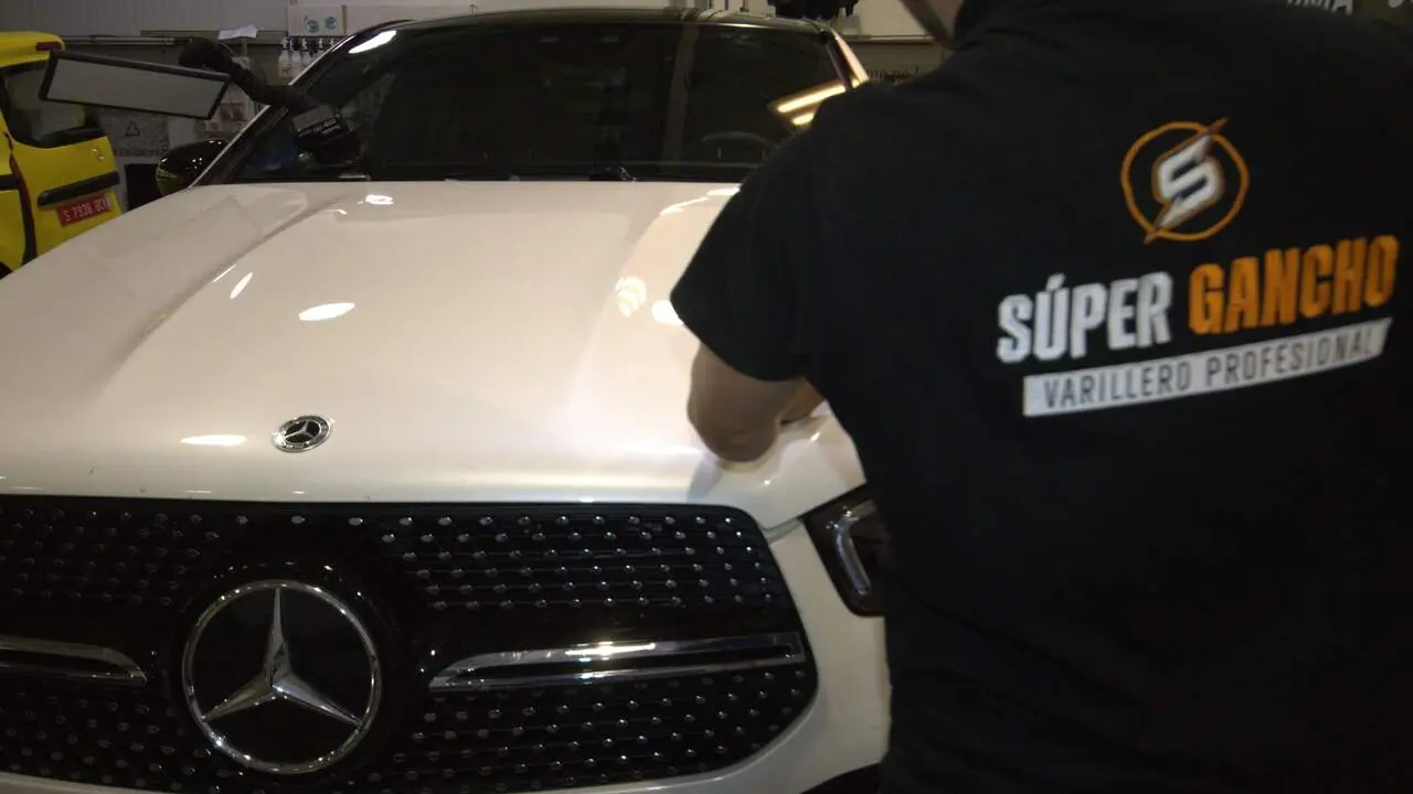 Reparaci&oacute;n de un coche ./ S&uacute;per Gancho