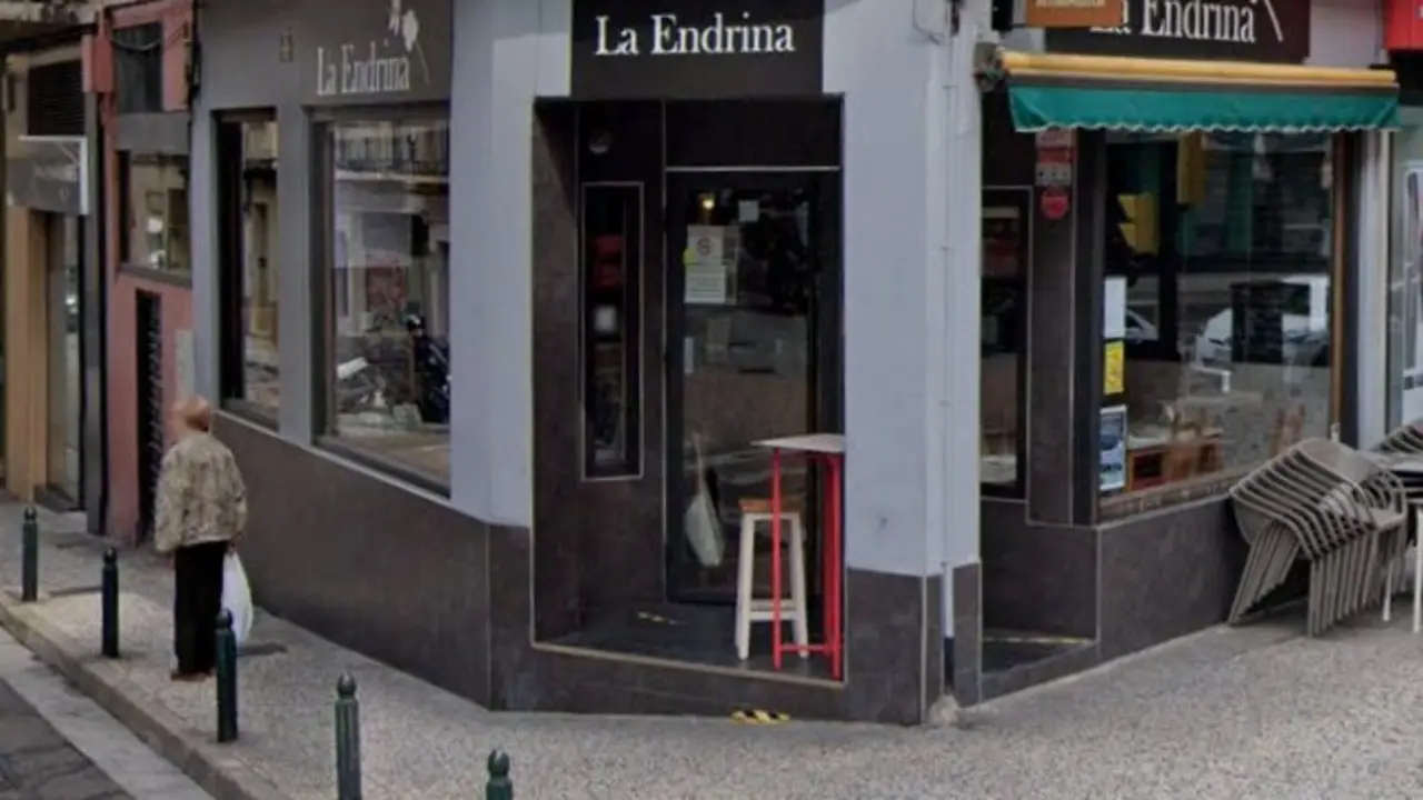 Exterior del bar La Endrina.