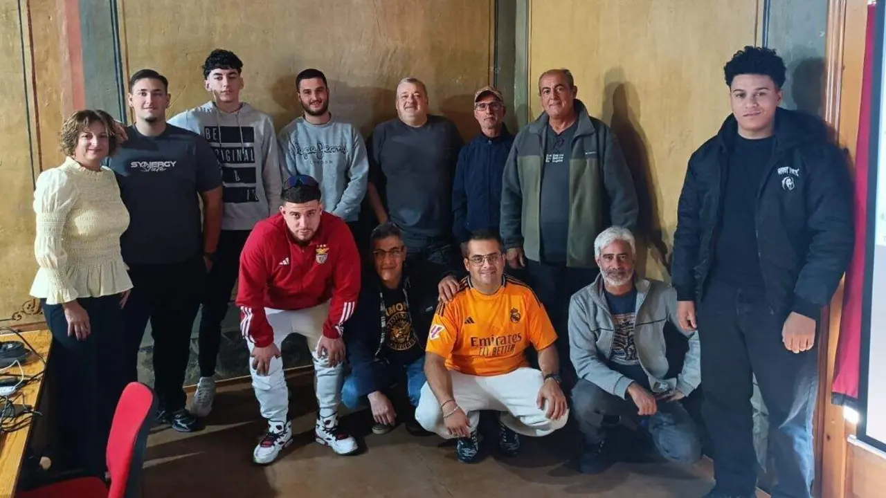 Los alumnos que han recibido el curso de placas solares en Ateca. / ENDESA