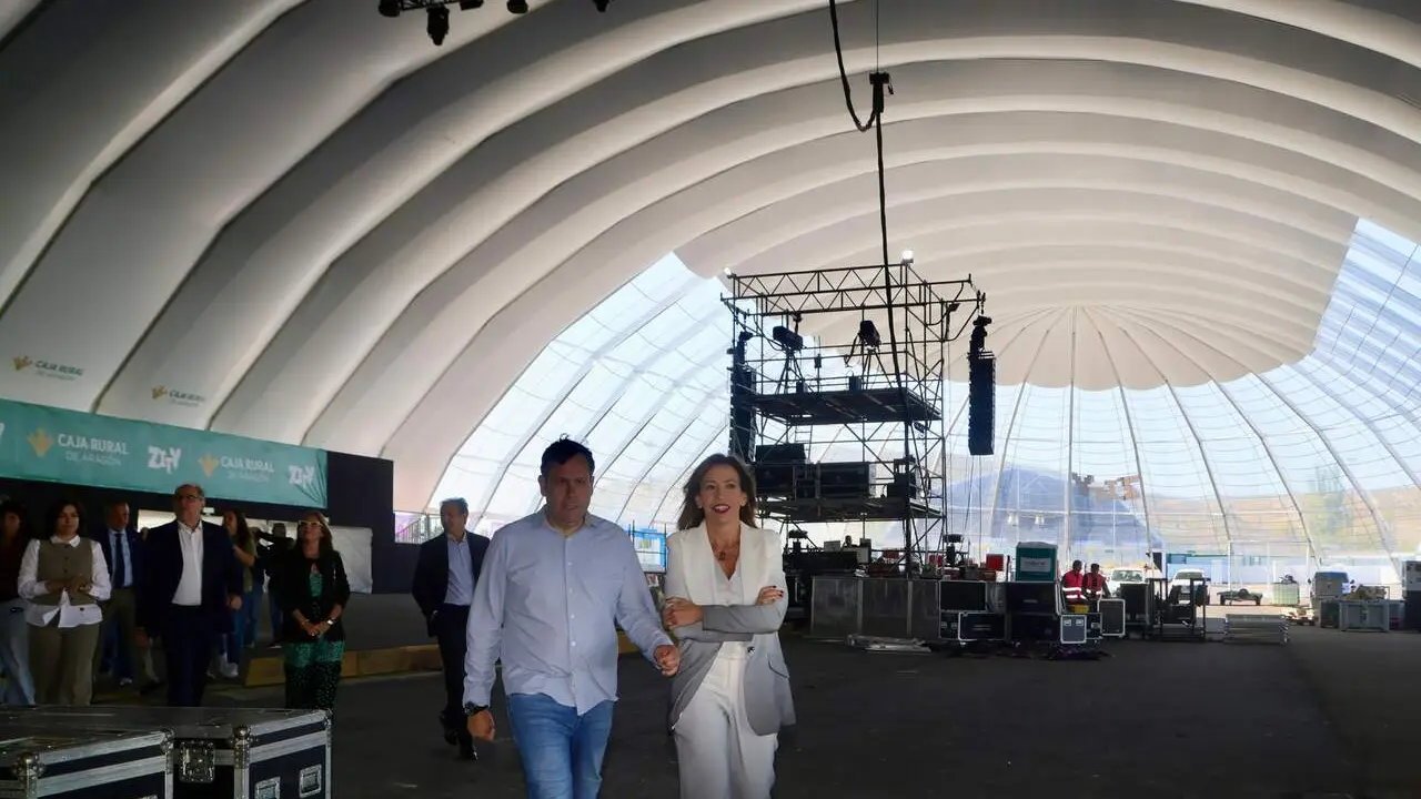 La alcaldesa en la visita a las instalaciones del recinto ferial y Espacio Zity. /AZ