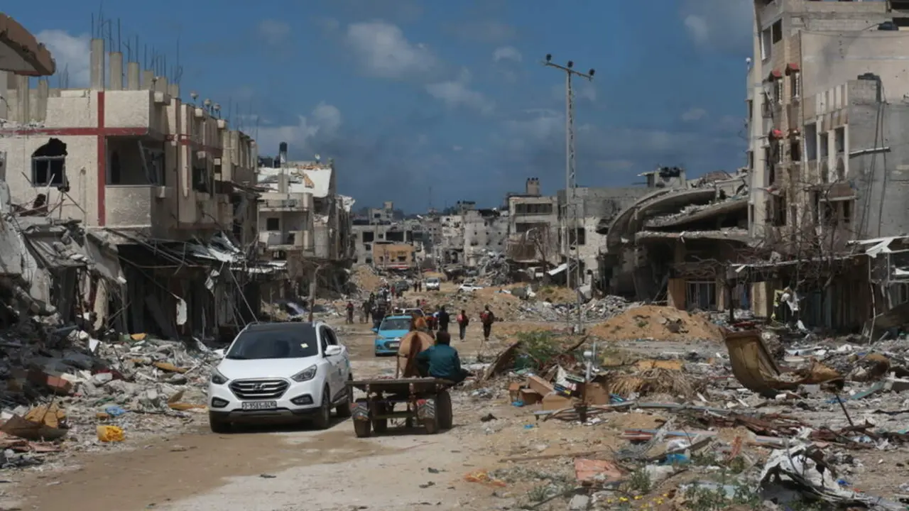 Foto de archivo. Civiles desplazados en Rafah, Gaza, el 6 de mayo de 2024.
