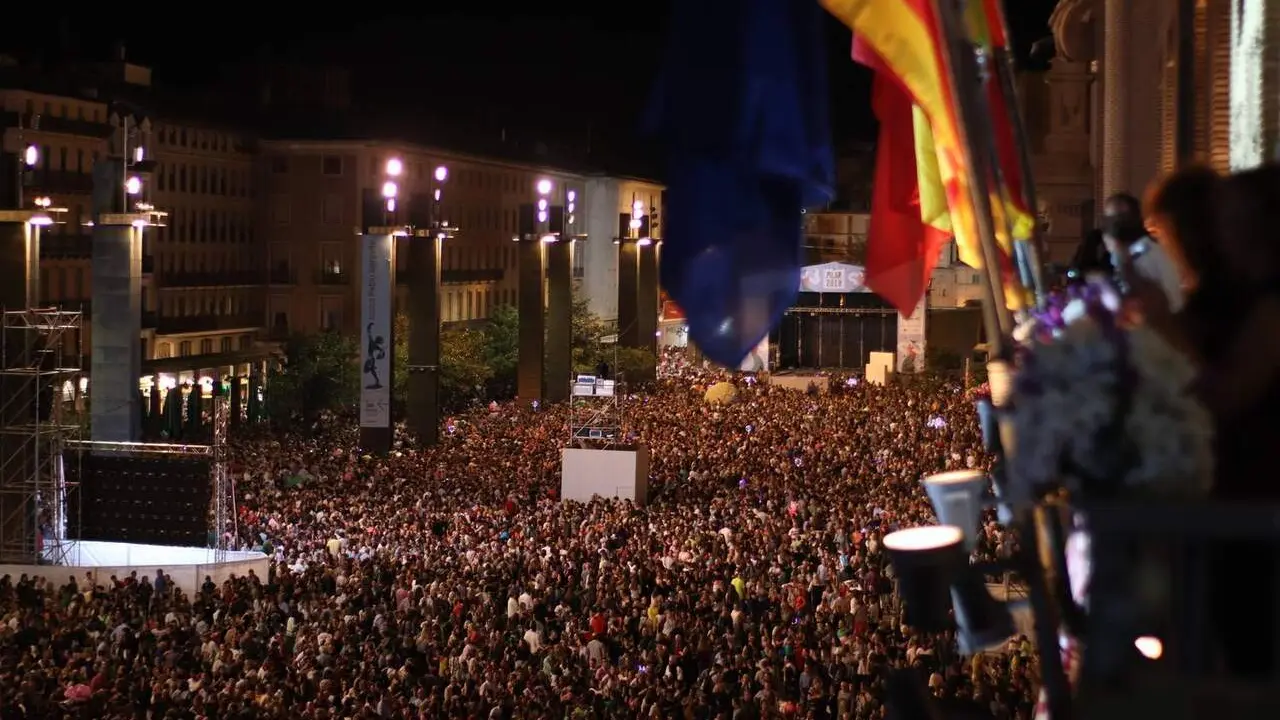 Programaci&oacute;n d&iacute;a 4 en Fiestas del Pilar 2025: desfile de pe&ntilde;as, pasacalles del Le&oacute;n Garganch&oacute;n...