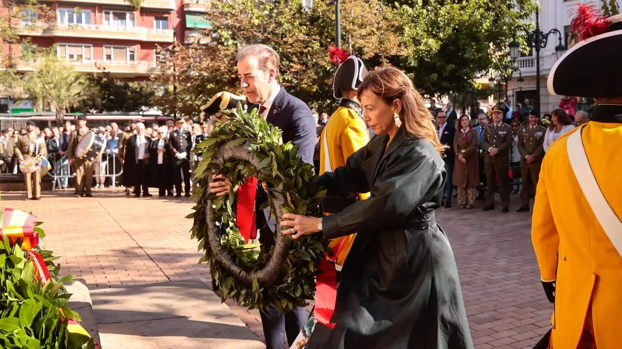 Homenaje a las Hero&iacute;nas de los Sitios: desfile y ofrenda de flores ./ Ayuntamiento de Zaragoza
