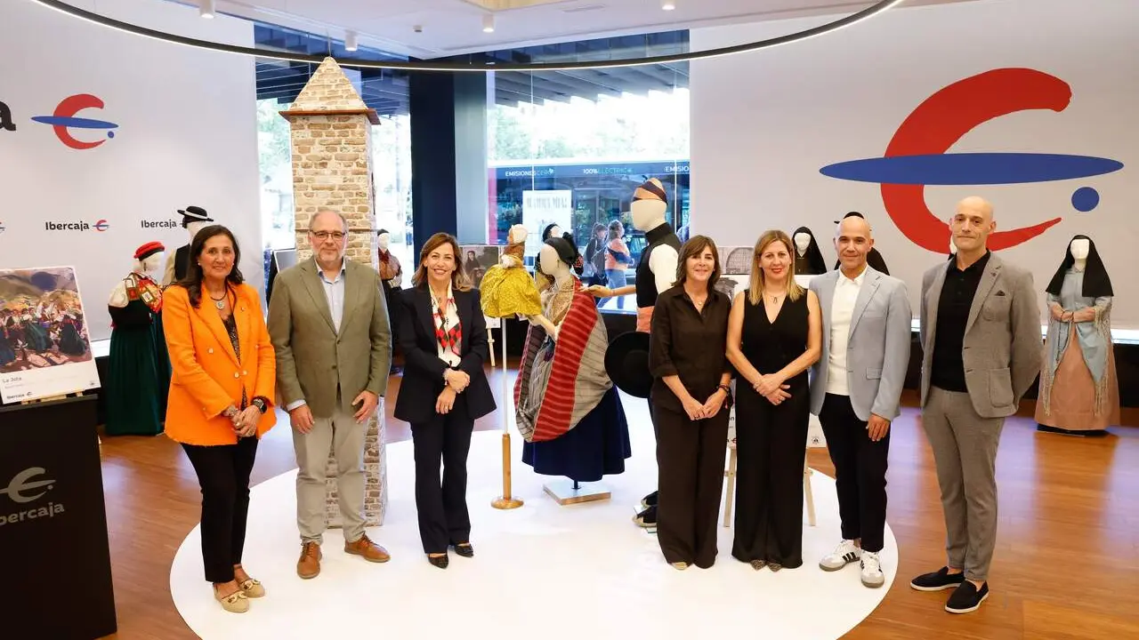 Inauguraci&oacute;n de la exposici&oacute;n Arag&oacute;n, traje y lienzo en el Espacio Xplora de Ibercaja