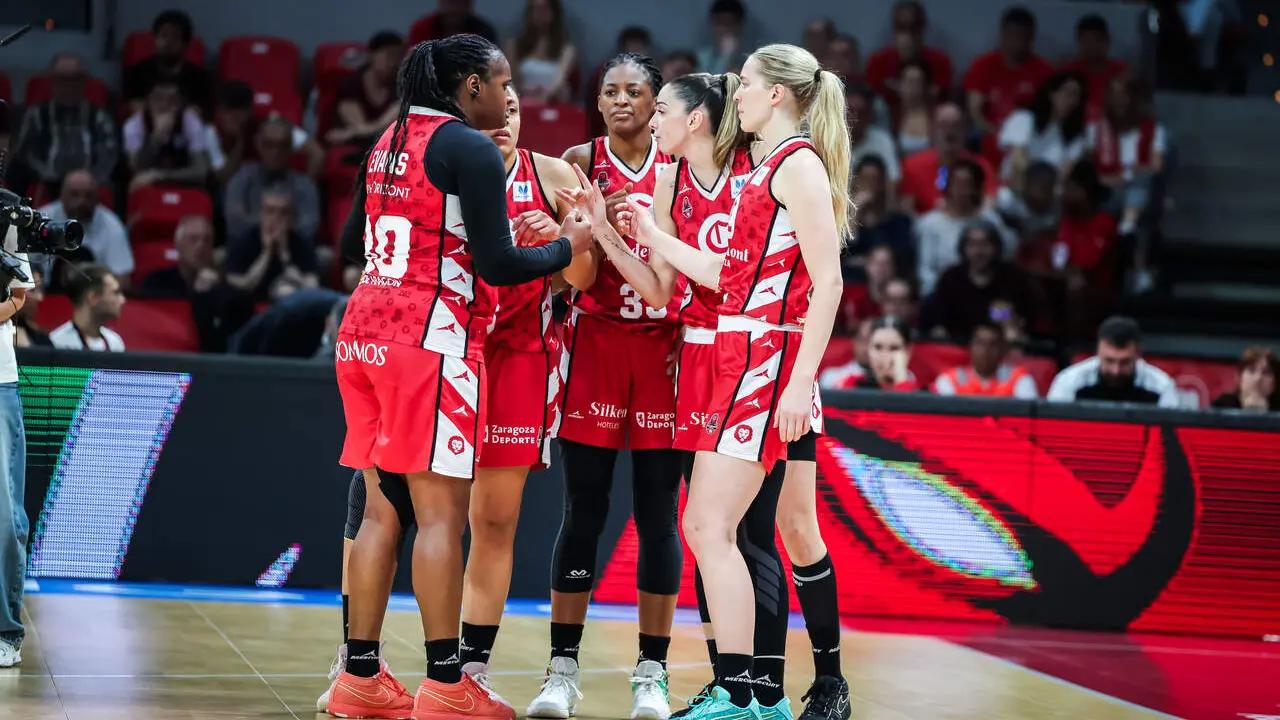 Jugadoras de Casademont Zaragoza durante un partido / CZ
