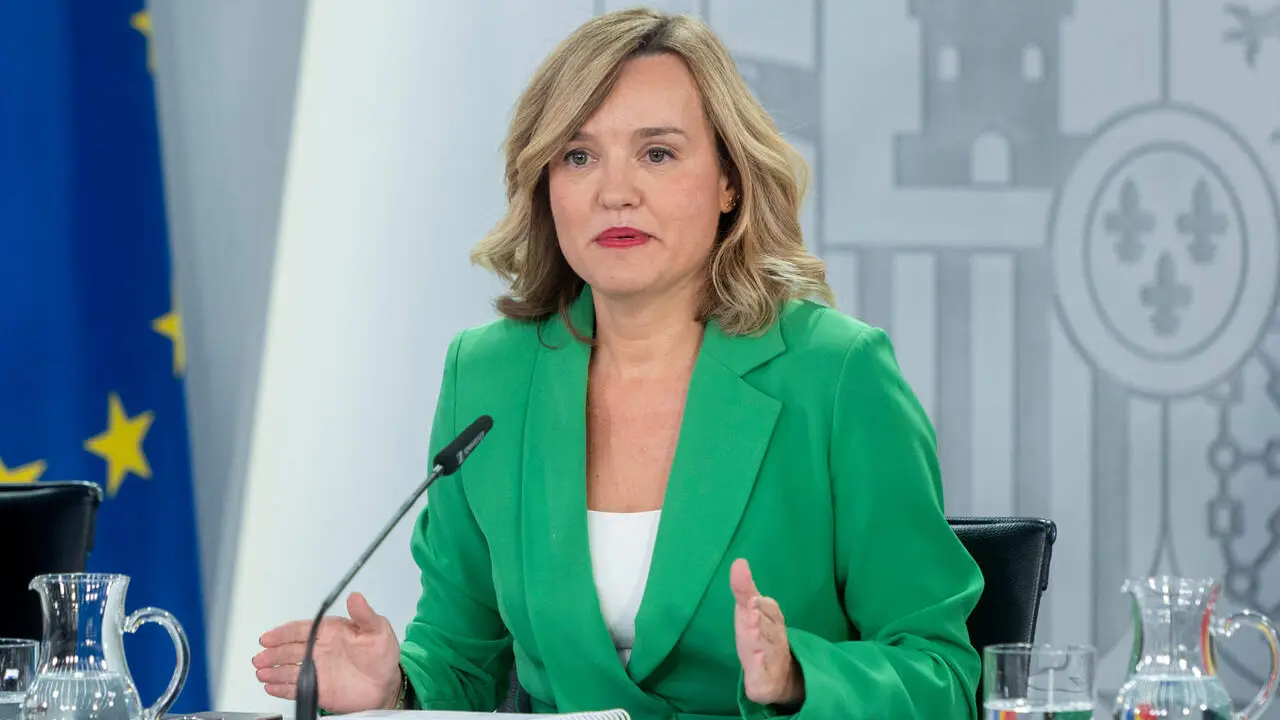 La ministra de Educaci&oacute;n y Deportes, Pilar Alegr&iacute;a, en una rueda de prensa tras el Consejo de Ministros./ EP