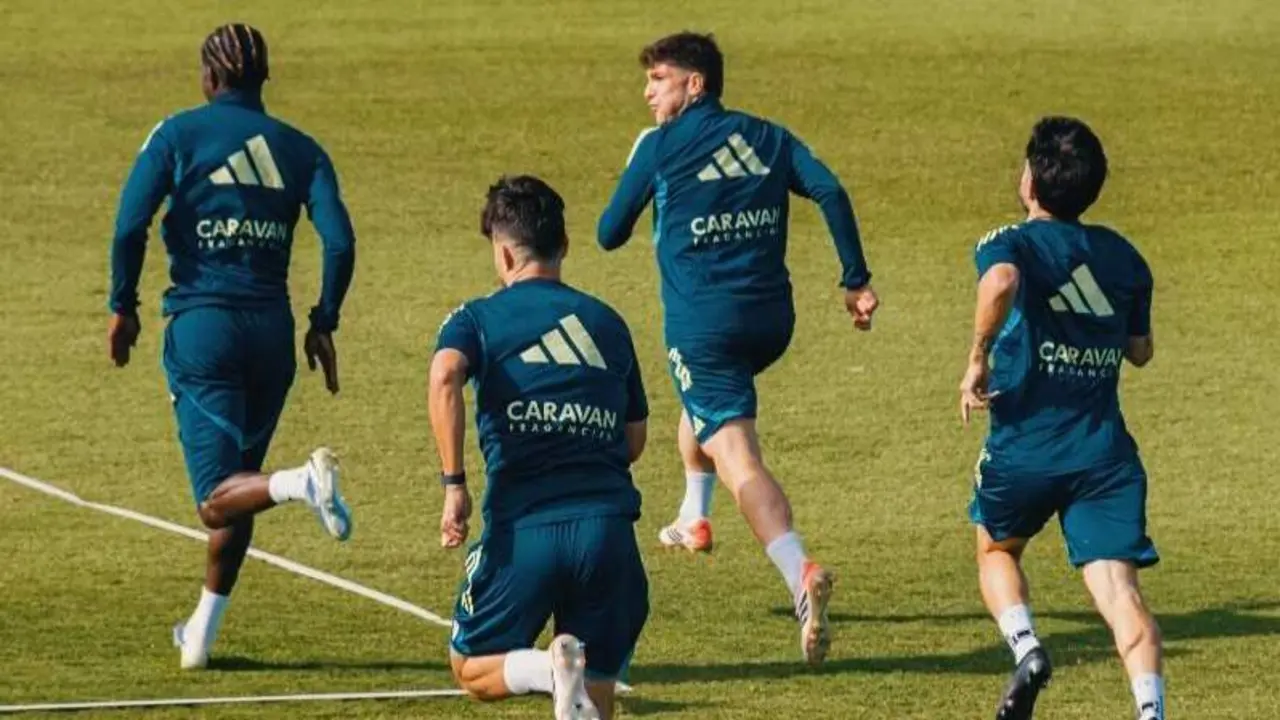 Jugadores del Real Zaragoza durante un entrenamiento en la Ciudad Deportiva / RZ