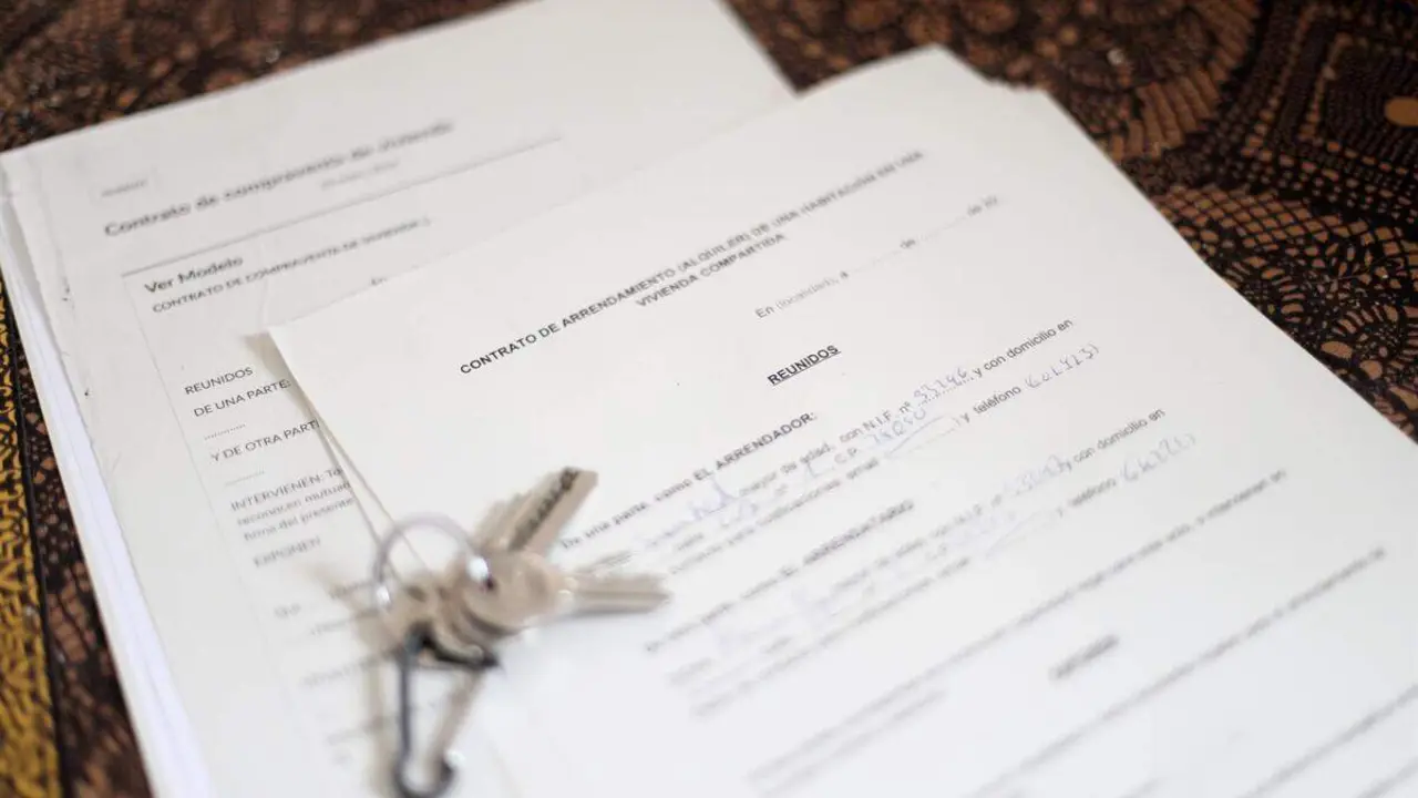 Archivo - Unas llaves sobre un contrato de compraventa de vivienda.
- Eduardo Parra - Europa Press - Archivo