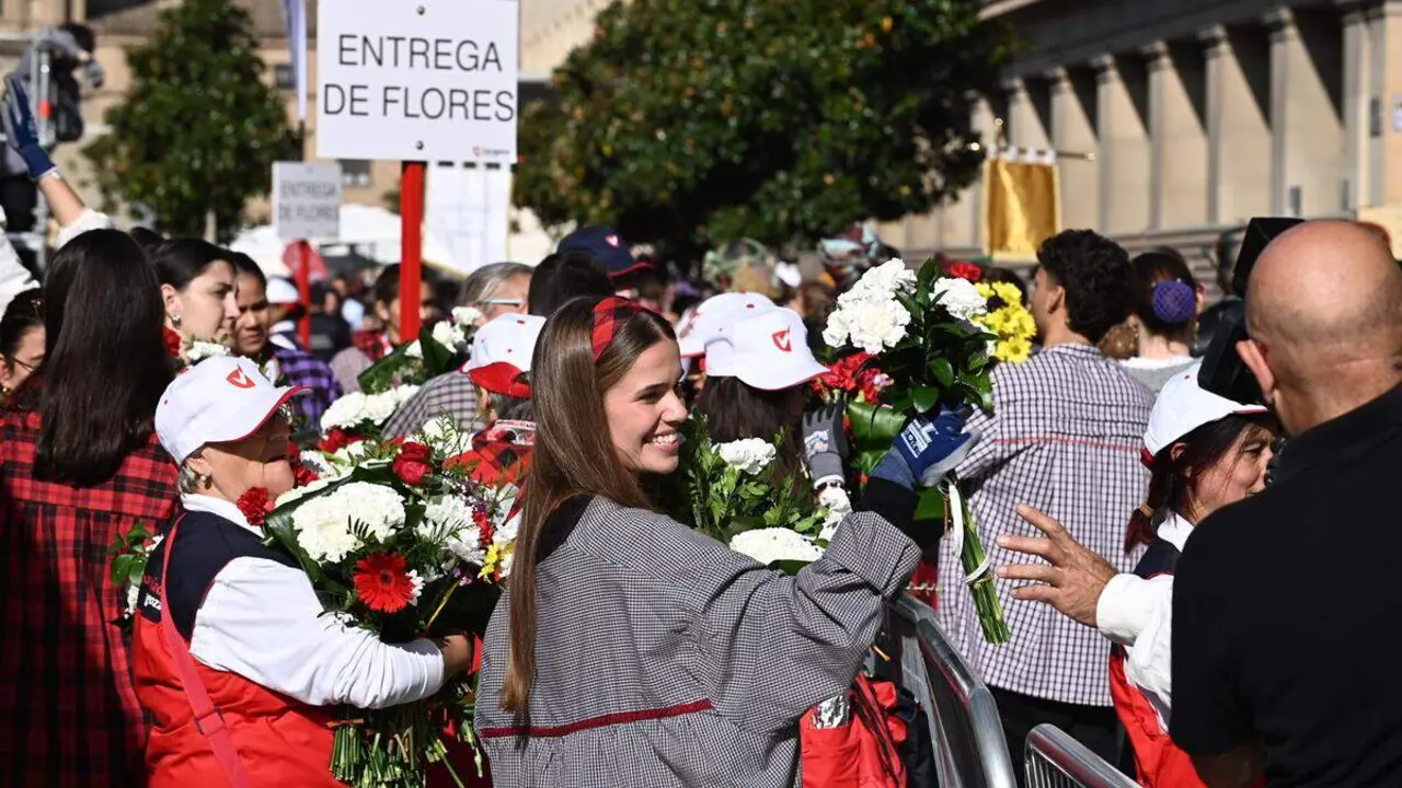 Ofrenda floral a la Virgen del Pilar, a 12 de octubre de 2025, en Zaragoza, Arag&oacute;n (Espa&ntilde;a).
- Ram&oacute;n Comet - Europa Press