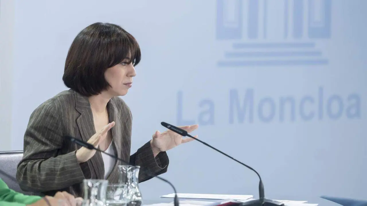 La ministra de Ciencia, Innovaci&oacute;n y Universidades, Diana Morant, durante una rueda de prensa tras la reuni&oacute;n del Consejo de Ministros, en el Palacio de la Moncloa, a 7 de octubre de 2025, en Madrid (Espa&ntilde;a). El Consejo de Ministros ha aprobado un nuevo r
- Alberto Ortega - Europa Press
