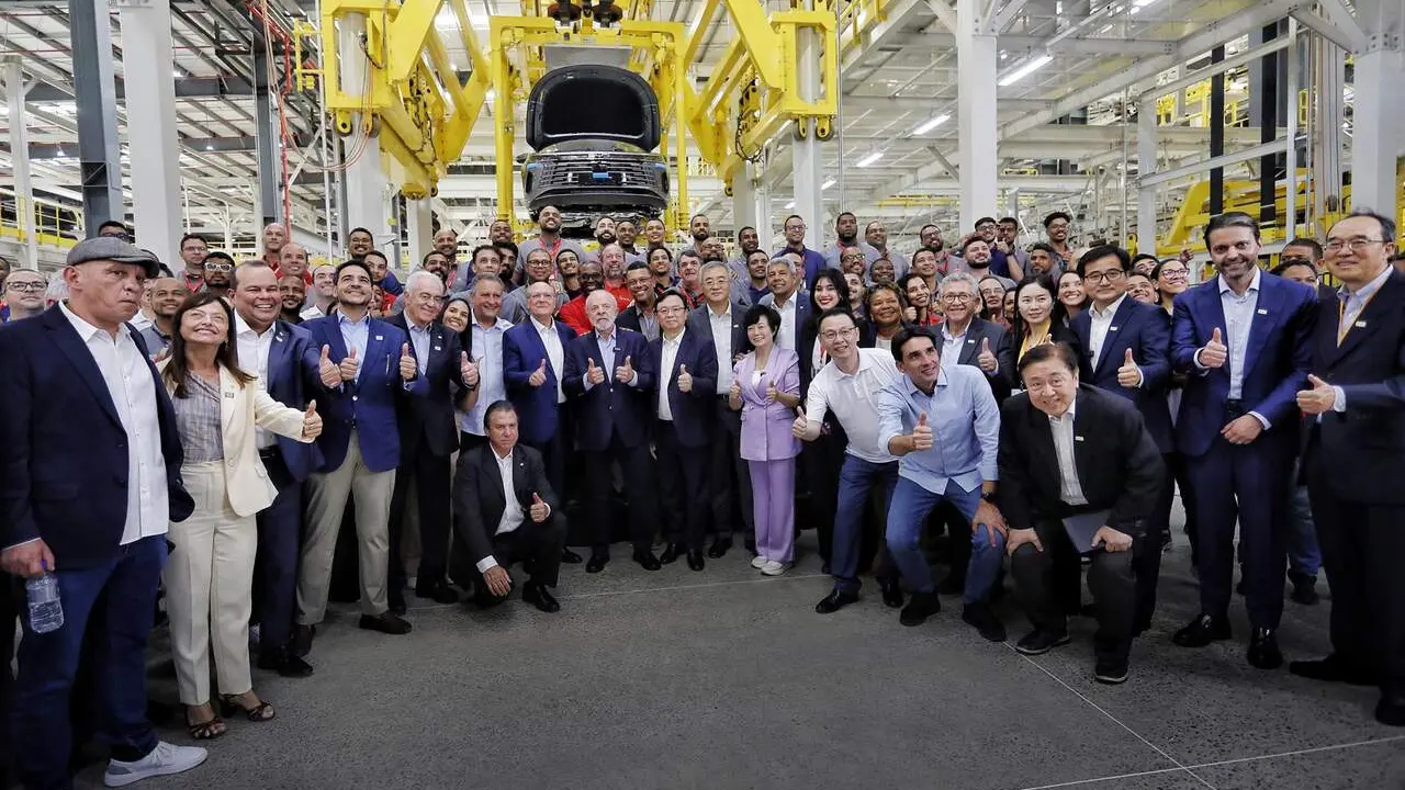 BYD alcanza un nuevo hito logrando 14 millones de veh&iacute;culos enchufables configurados en todo el mundo. / EP