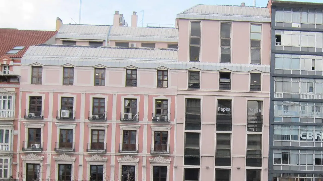 Viviendas en el centro de Zaragoza. / EP