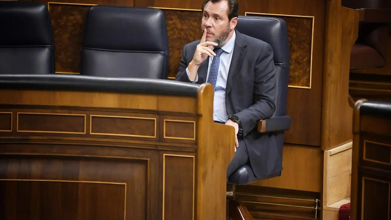 El ministro de Transportes y Movilidad Sostenible, &Oacute;scar Puente, durante una sesi&oacute;n plenaria en el Congreso de los Diputados, a 16 de septiembre de 2025, en Madrid (Espa&ntilde;a). / EP