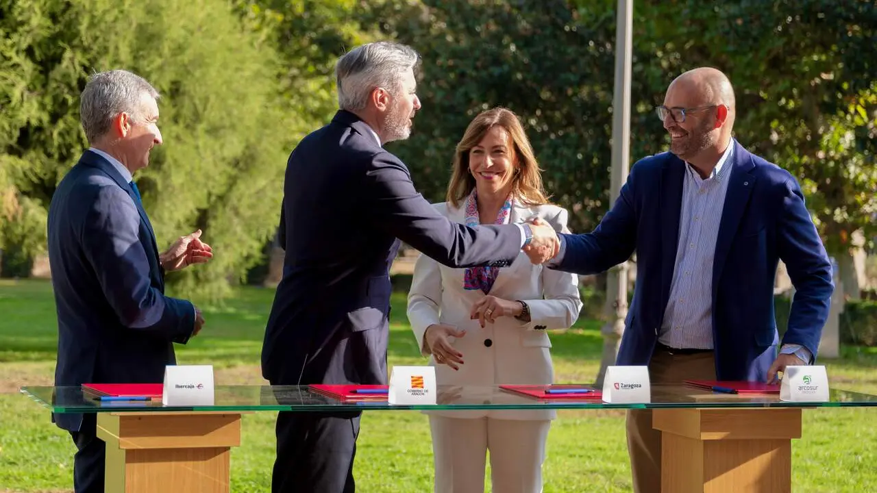 Firma del acuerdo en el Pignatel&ntilde;i./ DGA