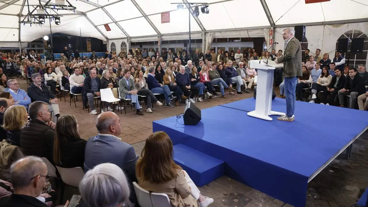 Todas las im&aacute;genes I El PP de Arag&oacute;n llena en su gran acto de la militancia con Feij&oacute;o, Azc&oacute;n, Chueca... / Chus Marchador