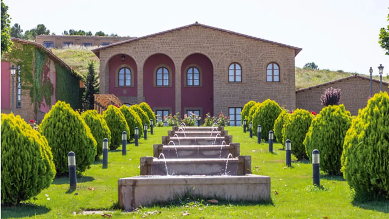 Bodega Tierra de Cubos ./ Zaragoza Gu&iacute;a