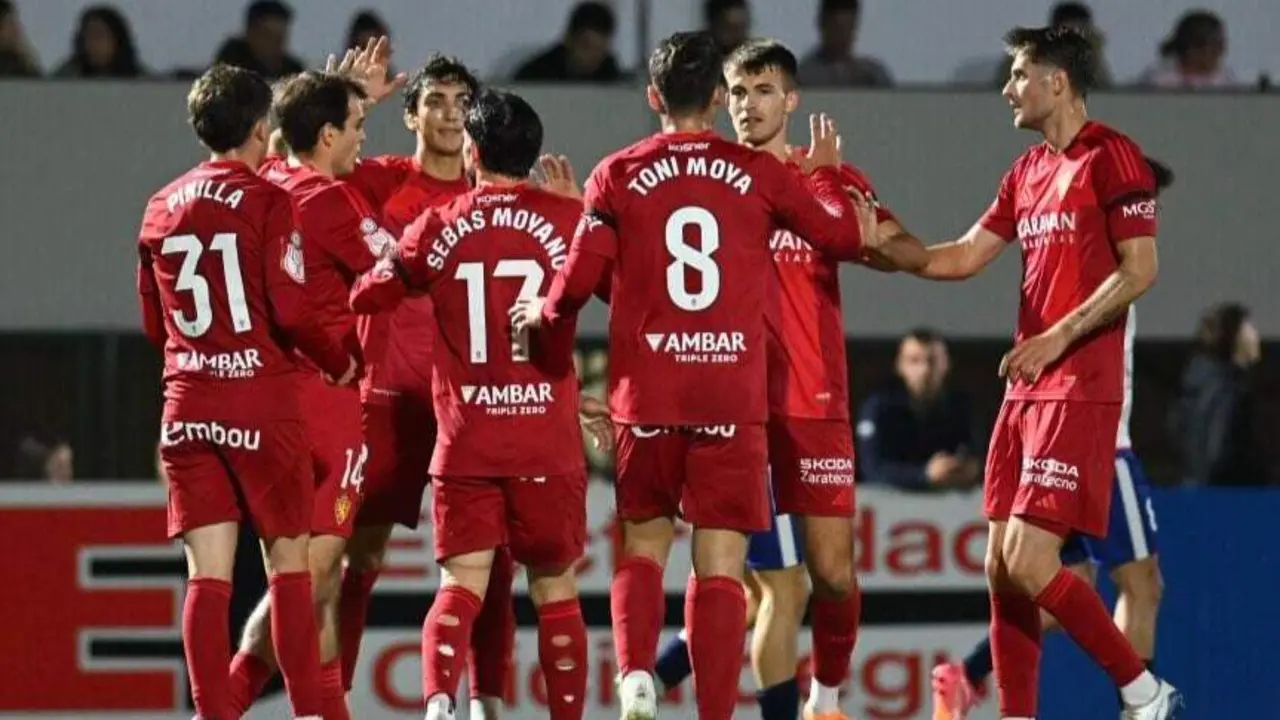 Jugadores del Real Zaragoza celebran un gol ante la Mutilvera / RZ