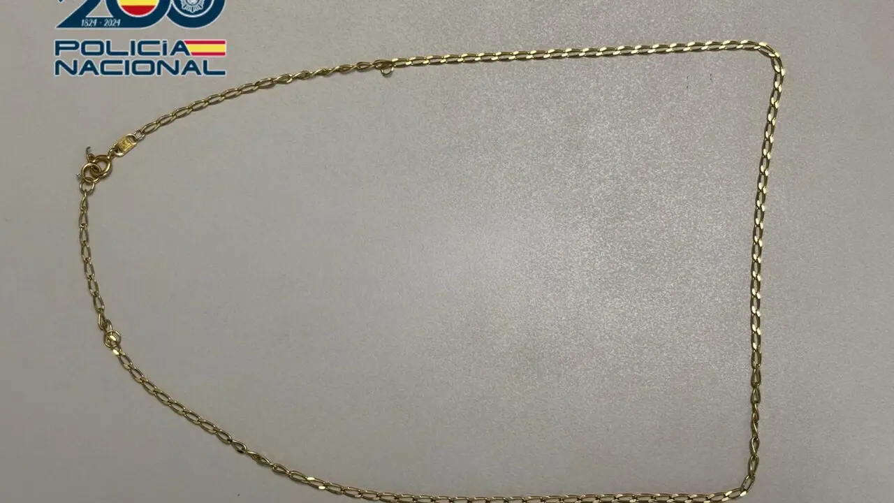 Cadena robada. / POLIC&Iacute;A NACIONAL