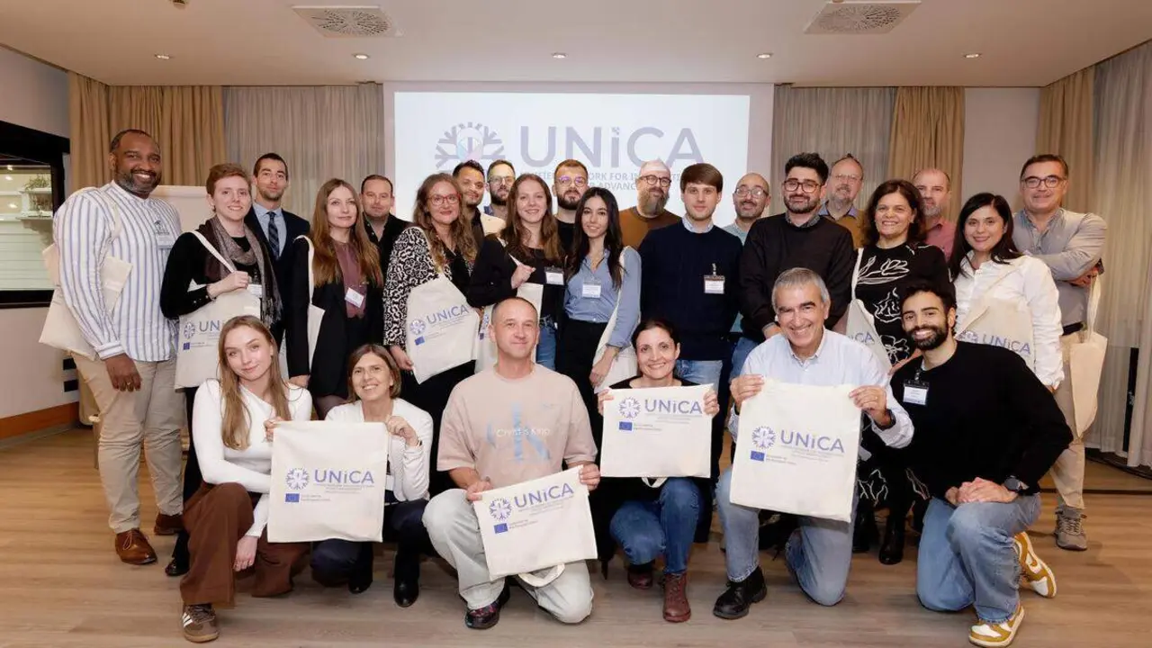 Presentaci&oacute;n del proyecto UNICA.
- 81WATTS