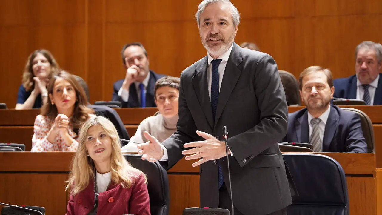 El presidente del Gobierno de Arag&oacute;n, Jorge Azc&oacute;n, en las Cortes / Cortes de Arag&oacute;n