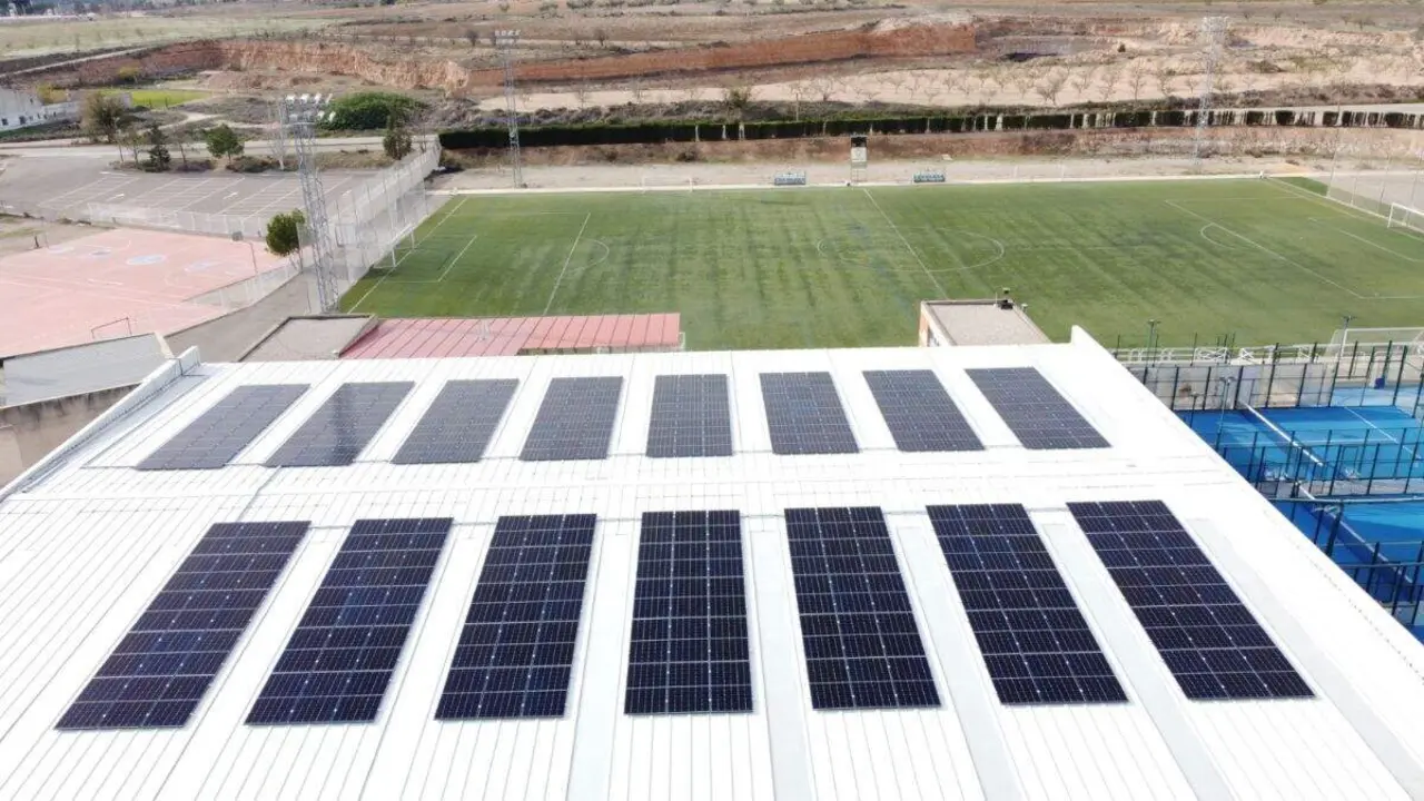 Instalaci&oacute;n de autoconsumo el&eacute;ctrico conectada a la Red de Endesa, e-distribuci&oacute;n. / ENDESA