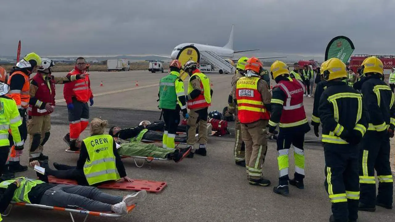 Simulan un accidente a&eacute;reo en Zaragoza. /Aena
