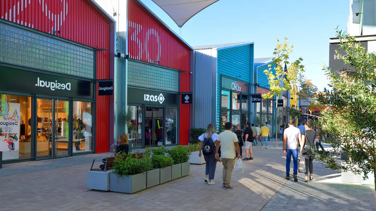 La Torre Outlet Zaragoza. / HA