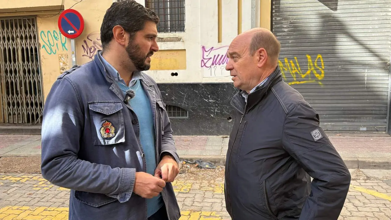 El portavoz de Vox en las Cortes, Alejandro Nolasco, junto con su compa&ntilde;ero de grupo, Santiago Mor&oacute;n./ EP