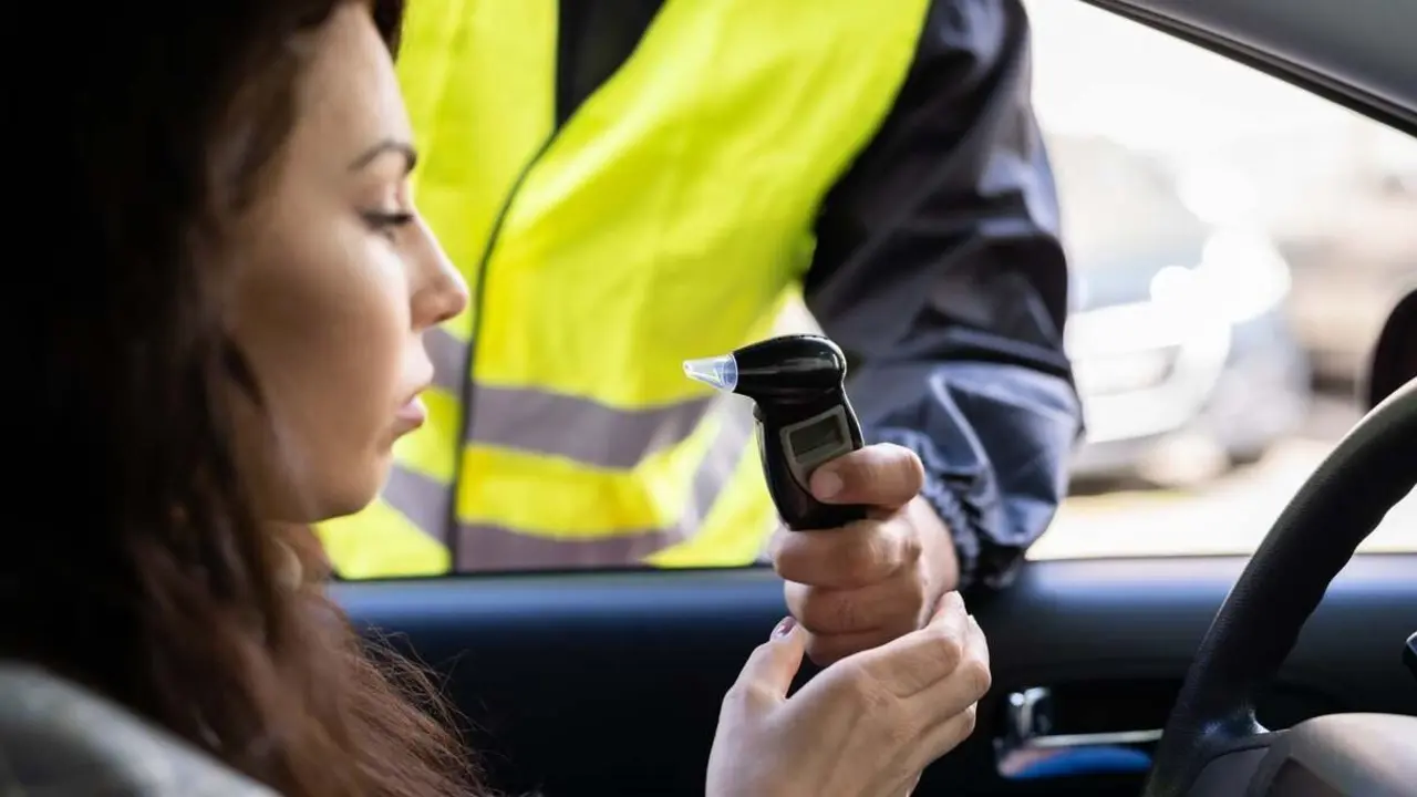 La DGT pone fecha a la rebaja del alcohol al volante: el l&iacute;mite ser&aacute; 0,2 gramos por litro