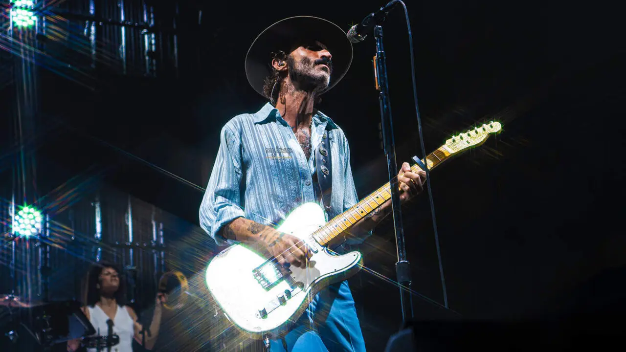 Leiva durante uno de sus conciertos