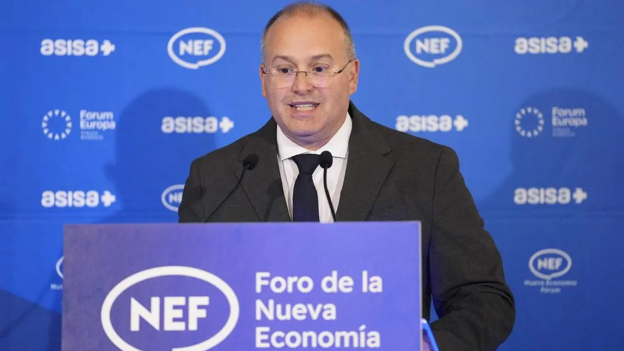 El secretario general del PP, Miguel Tellado, participa en el desayuno informativo de F&oacute;rum Europa Tribuna Andaluc&iacute;a. / EP