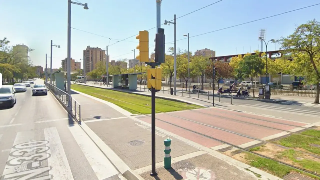 Parada del tranv&iacute;a en Romareda
