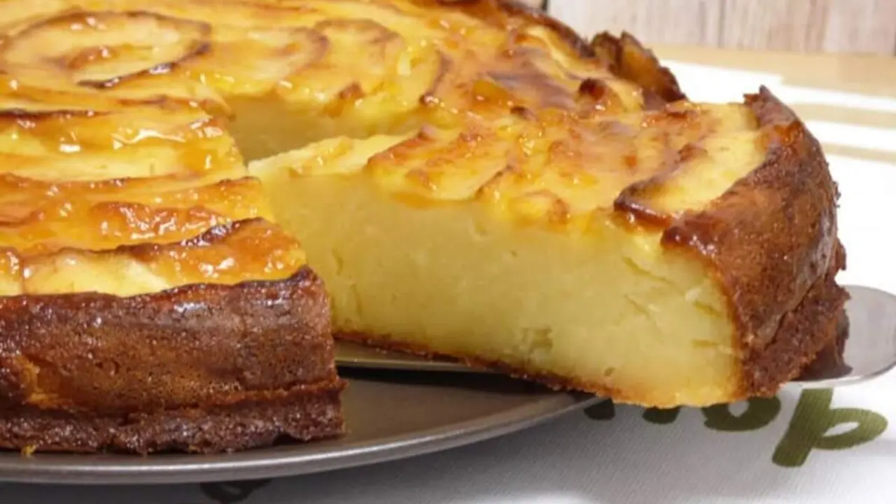 Bizcocho de manzana y queso ./ Mis Cosillas de Cocina