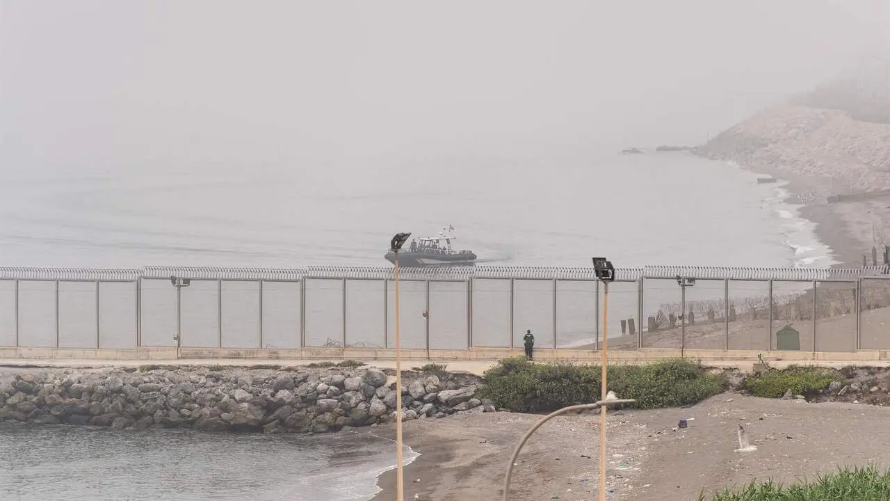 Vista de la frontera entre Espa&ntilde;a y Marruecos desde Ceuta. / EP