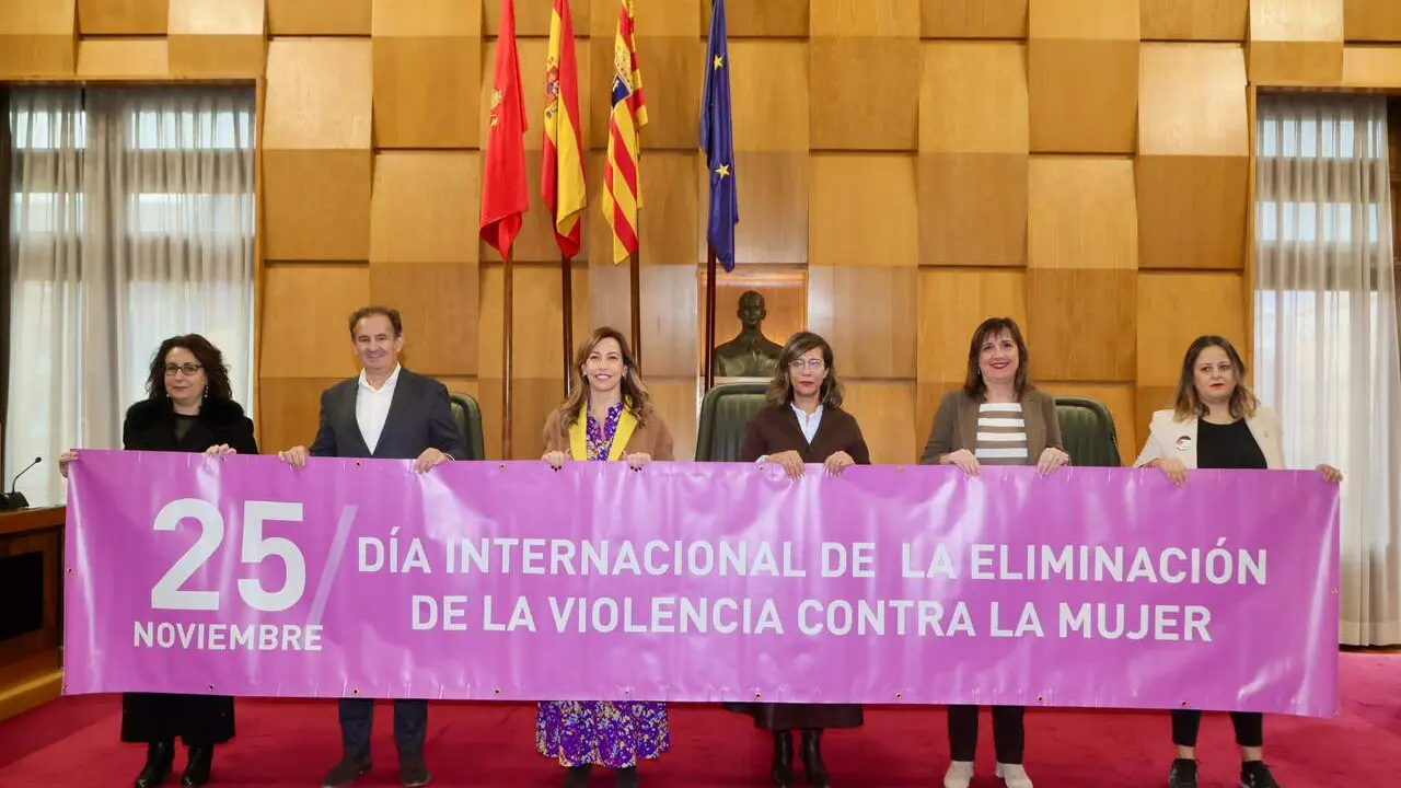 D&iacute;a Internacional para la Eliminaci&oacute;n de la Violencia contra las Mujeres./AZ