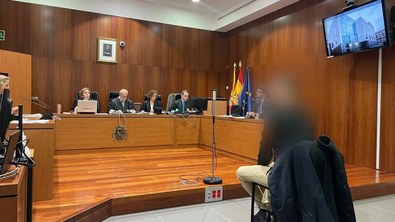 Imagen del acusado el d&iacute;a del juicio en la Audiencia Provincial de Zaragoza/
H.A.