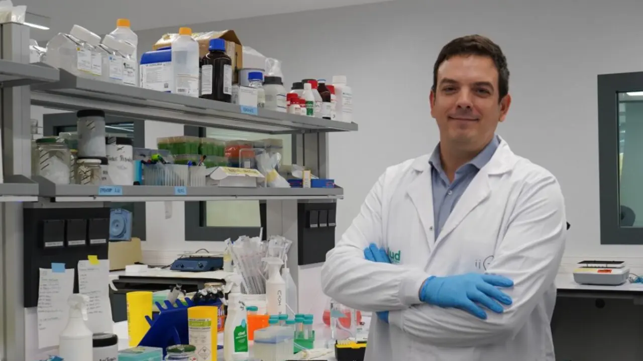 El investigador Alberto J. Schuhmacher