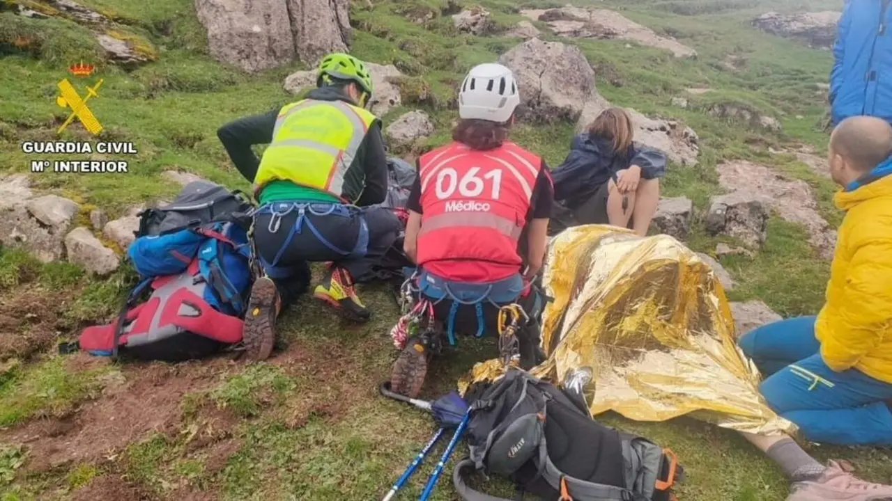 Uno de los senderistas rescatados en el Pirineo este fin de semana. / GUARDIA CIVIL