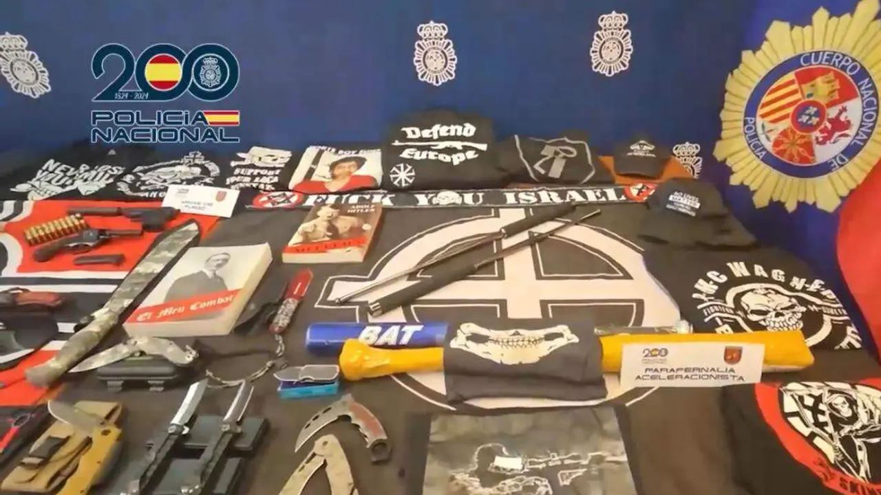 Imagen de parte del material incautado tras la desarticulaci&oacute;n de la c&eacute;lula terrorista/P.N.