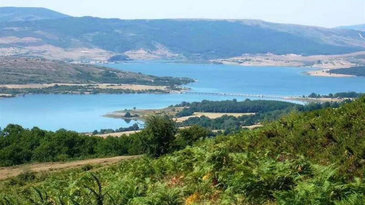 Embalse del Ebro. / TURISMO DE CANTABRIA