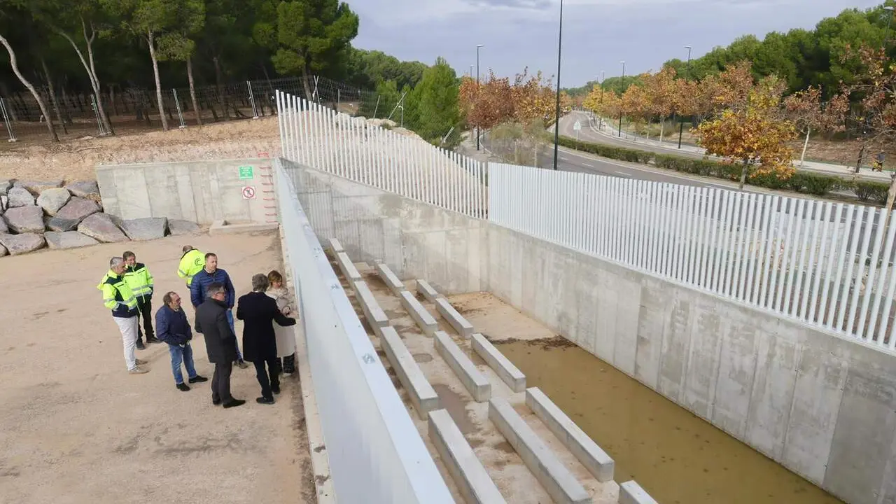 El Ayuntamiento finaliza el canal perimetral del Barranco de la Muerte. /AZ