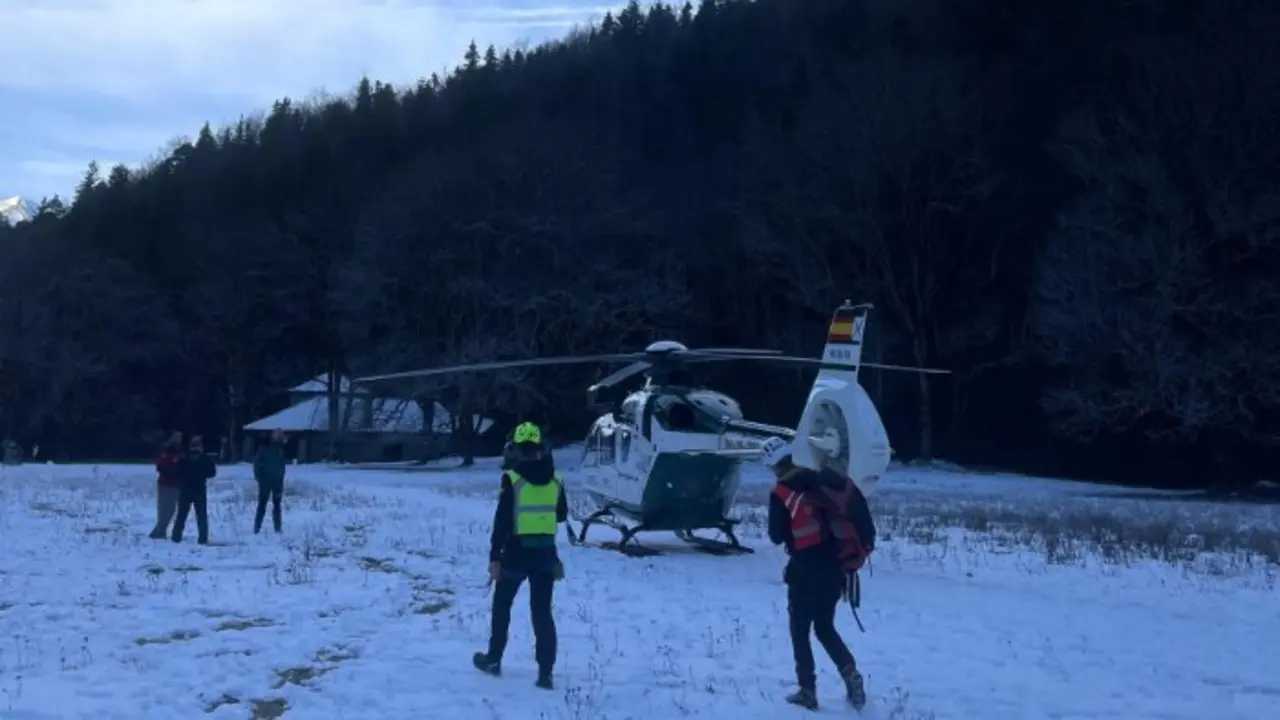 La Guardia Civil realiza ocho rescates el puente festivo en el Pirineo Aragon&eacute;s. / GUARDIA CIVIL