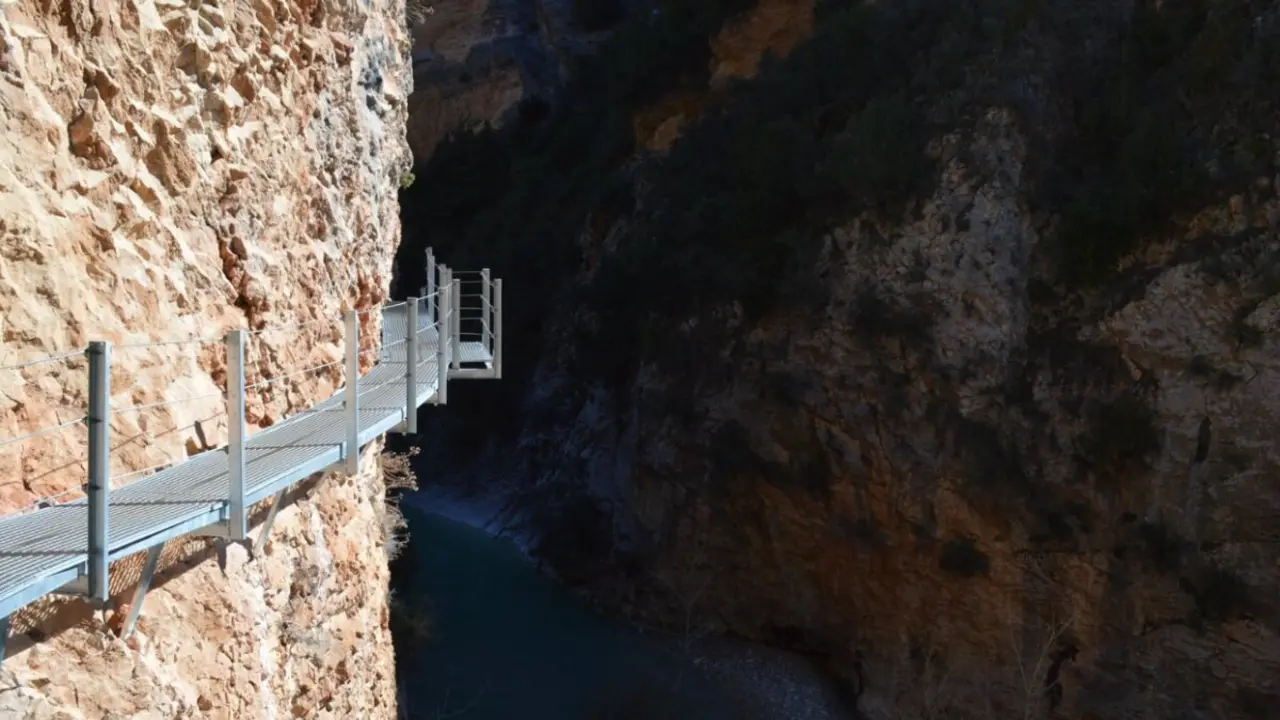 Fuente: Pasarelas de Alqu&eacute;zar