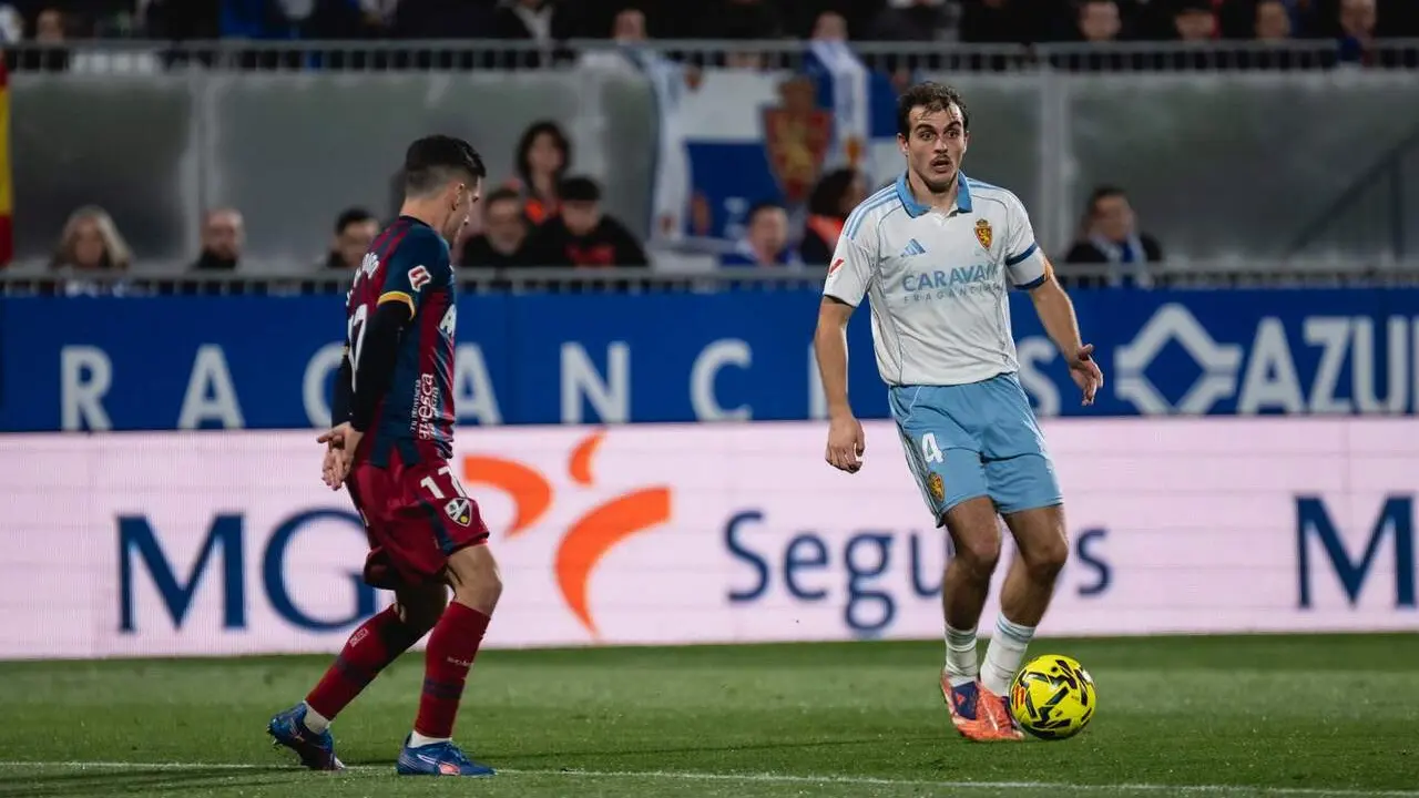 Francho Serrano durante un partido con el Real Zaragoza / Marcos Cebri&aacute;n